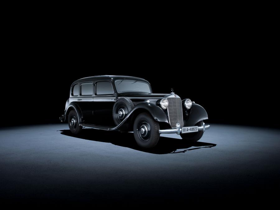  Mercedes-Benz 320 Pullman Limousine (W142) 1937 года  (фото 7 из 18)